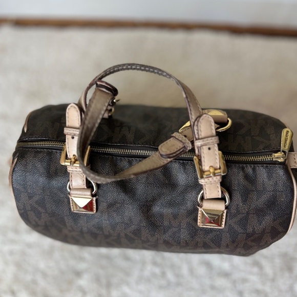 Micheal Kors speedy bag - Picture 3 of 8